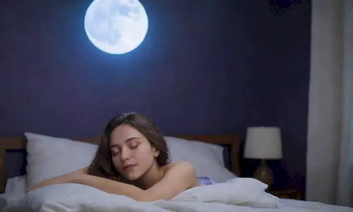 7 almohadas con diferentes colores y patrones